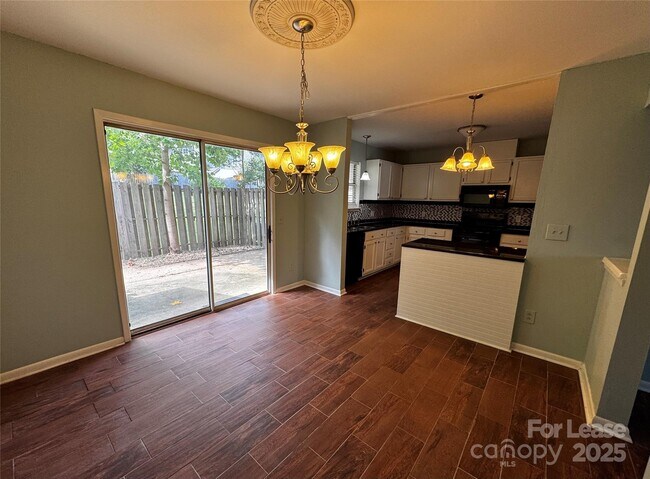Foto del edificio - 6048 Heath Valley Rd