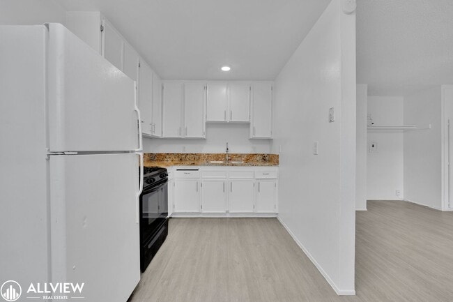 Foto del edificio - 9200 Harness St