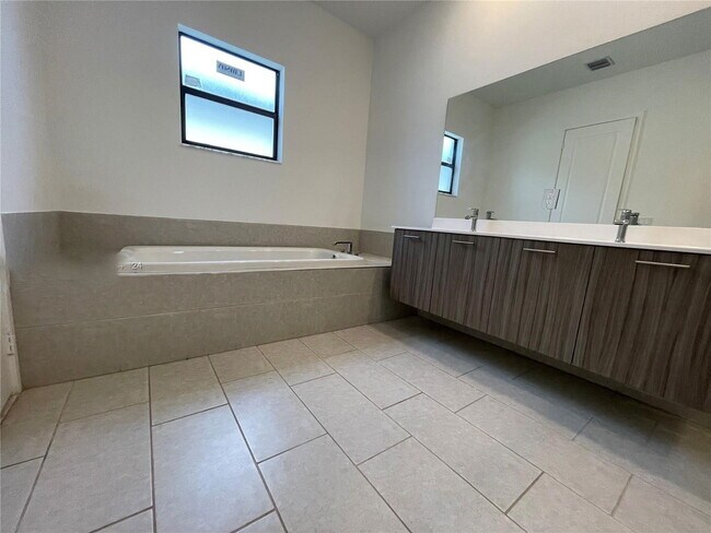 Foto del edificio - 4506 SW 174th Ave