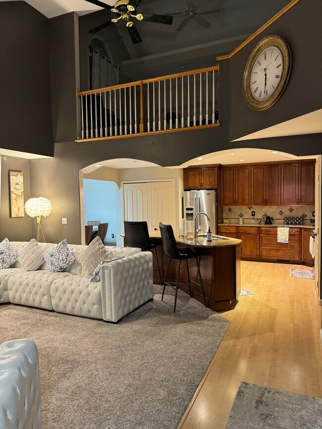 Building Photo - 2131 Saint Andrews Blfs