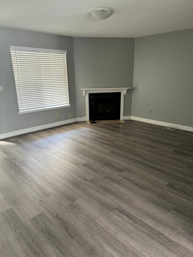 Sala de estar - 2206 N Broadway