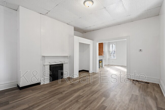 Building Photo - 1950 Lowrie St