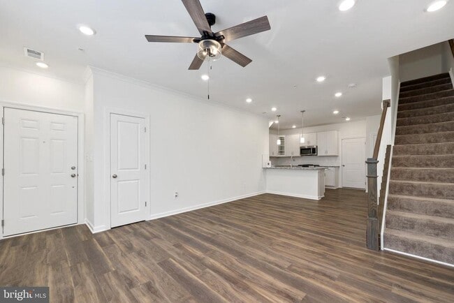Building Photo - 14983 River Walk Way