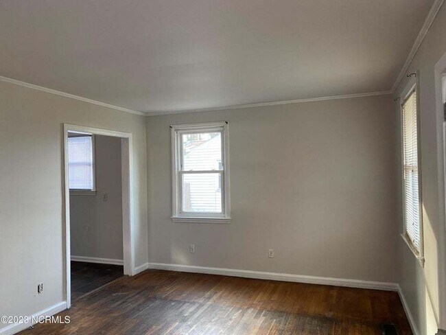 Foto del edificio - Cozy 2 Bedroom, 1 Bath Home -103 Banks St.
