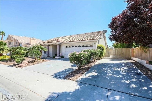 Building Photo - 7421 Enchanted Hills Ct