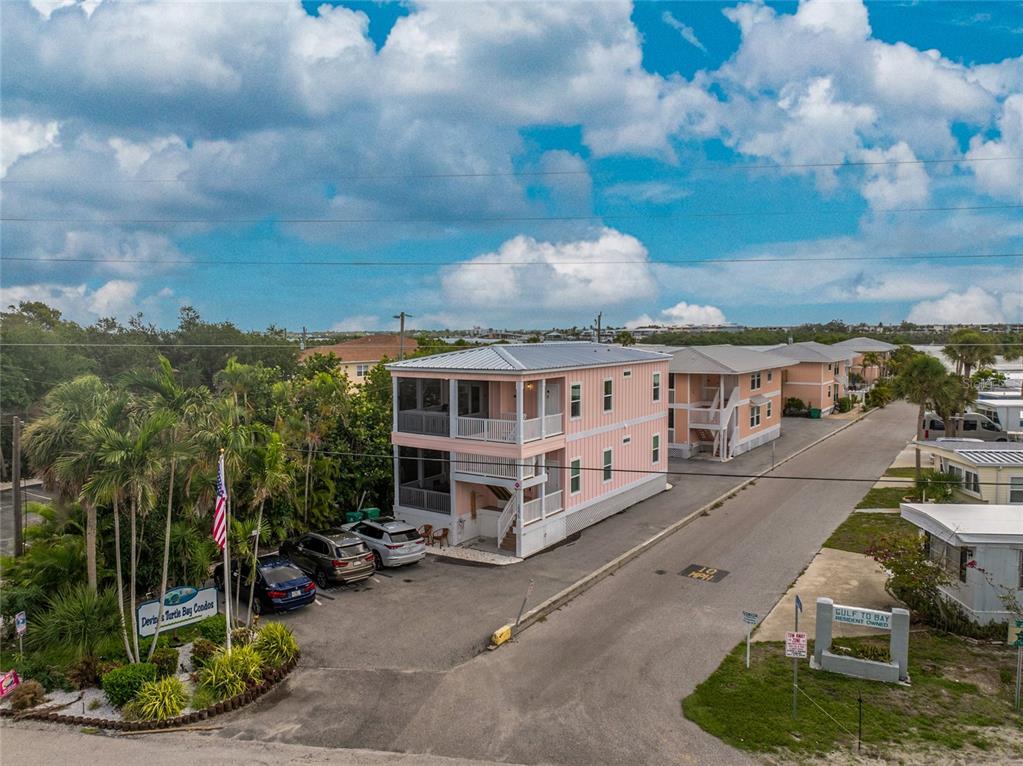 Foto principal - 2375 N Beach Rd