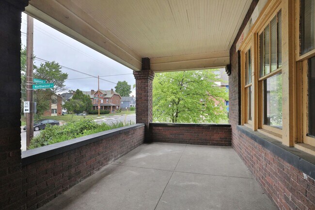 Foto del edificio - 2142-44-46 Summit Street
