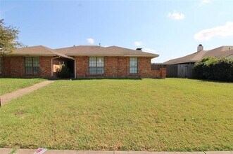 Building Photo - 1234 Mockingbird Ln