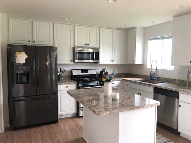 Foto del edificio - 900 Heartland Park Ln