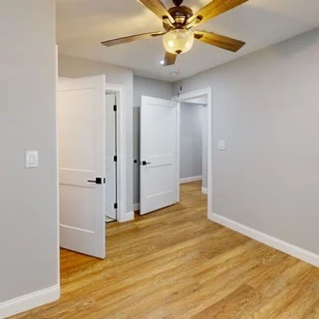 Building Photo - Renovated 8BR/6BA Home Near UTK | $1,290/B...