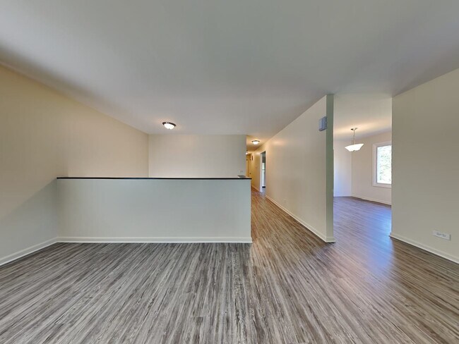 Building Photo - 128 Cloverleaf Rd