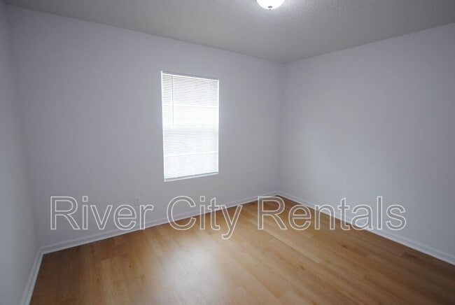 Foto del edificio - 5623 Overlook Dr E