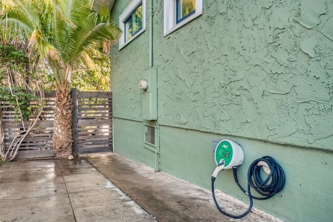 Foto del edificio - Quaint Remodeled 2 Bedroom Home in South Park