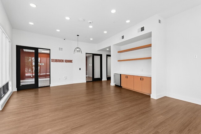 Building Photo - Seabrook Square