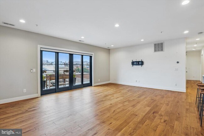 Foto del edificio - 1844 3rd St NW