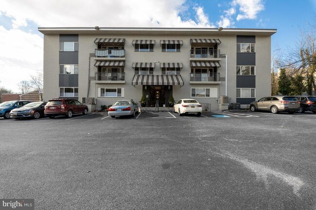 Foto del edificio - 6301 N Charles St