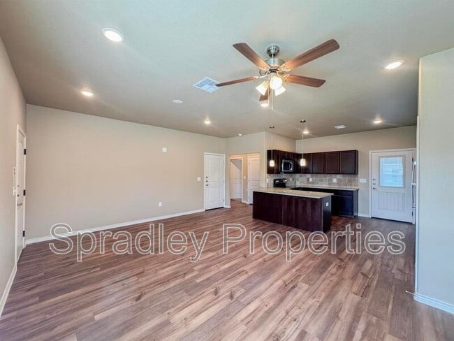 Foto del edificio - 1011B Laurel Dr