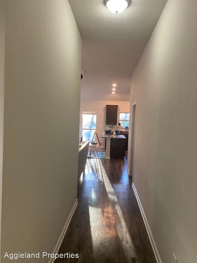 Building Photo - 3 br, 2 bath House - 2106 Polmont Drive