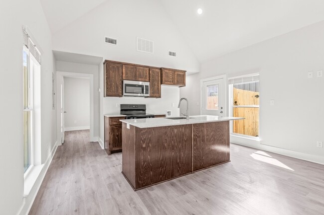 Building Photo - 20048 County Rd 4118