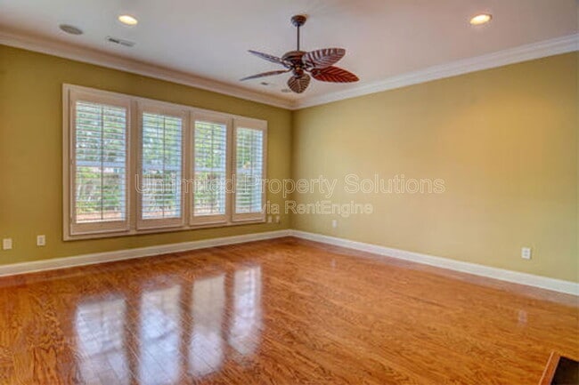 Foto del edificio - 5013 Gorham Ave