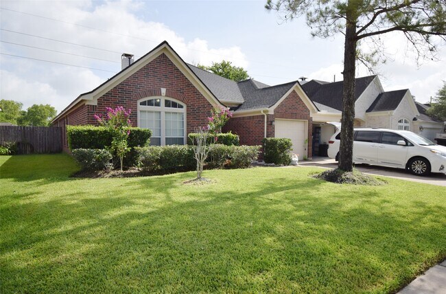 Building Photo - 3219 Summerland Dr