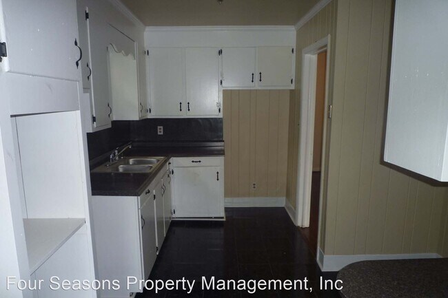 Building Photo - 3 br, 1 bath House - 3025 Iredell Drive
