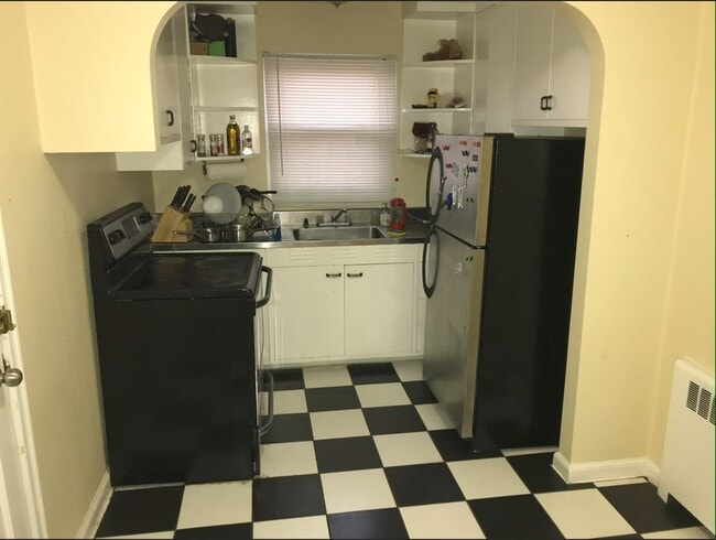 Photo - 877 Farmington Ave Apartment