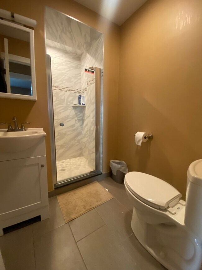 Building Photo - Renovated Brookline Village 4 bed/2 Bath o...
