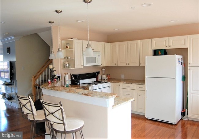 Building Photo - 207 Gray Fox Ct