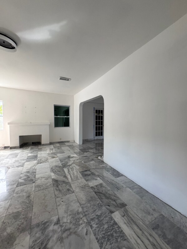 Foto del edificio - 1664 SW 9th St