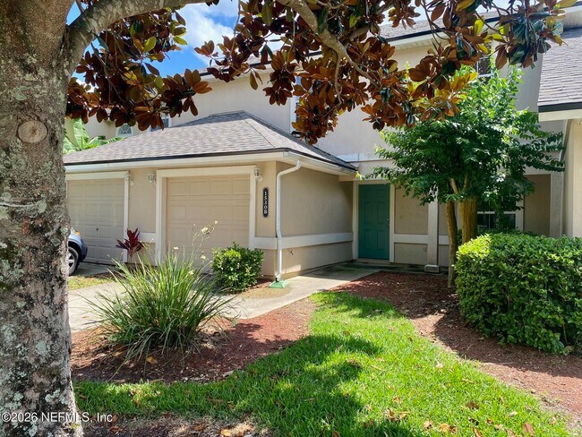 Building Photo - 1530 Vineland Cir