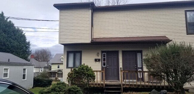 Foto del edificio - 1010 Buffalo St