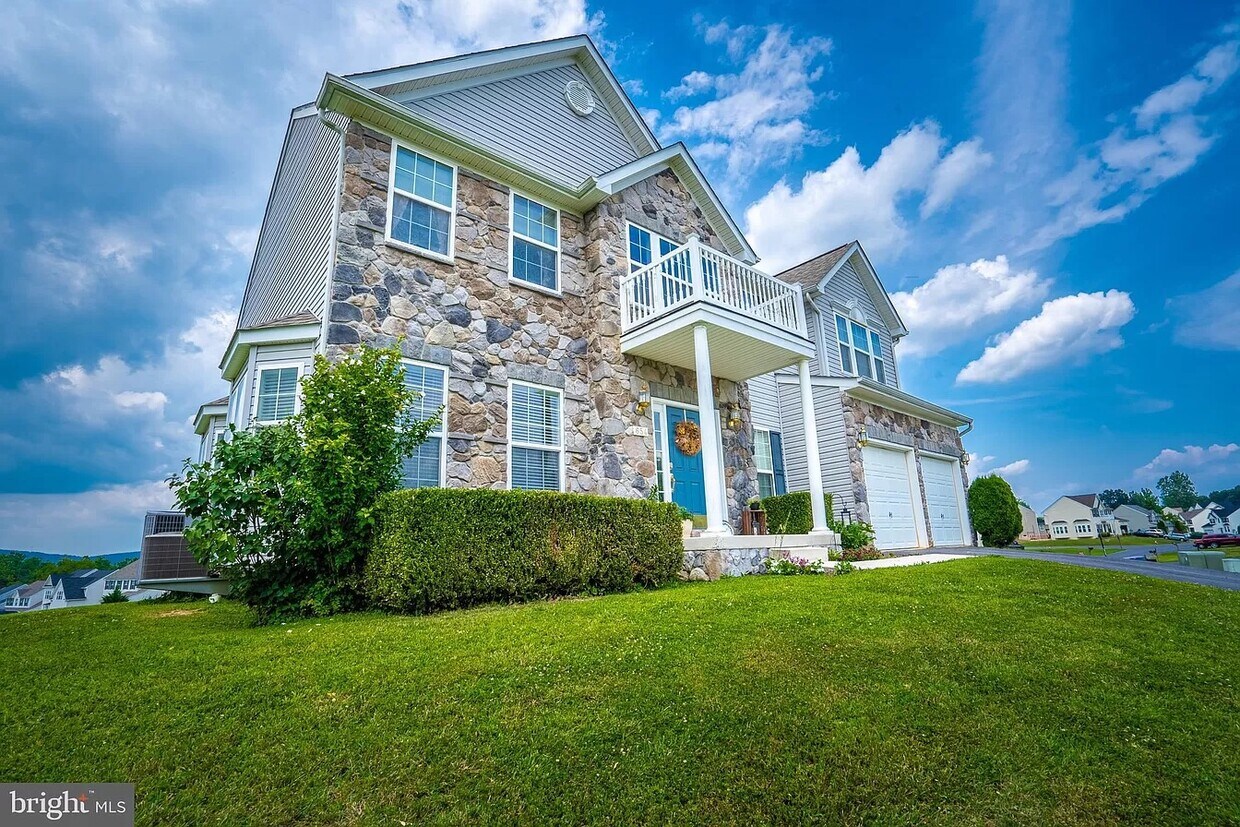 654 Bentley Dr, Inwood, WV 25428 House for Rent in Inwood, WV