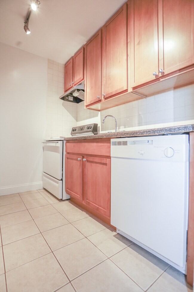 Foto del edificio - 4500 N Winchester Ave