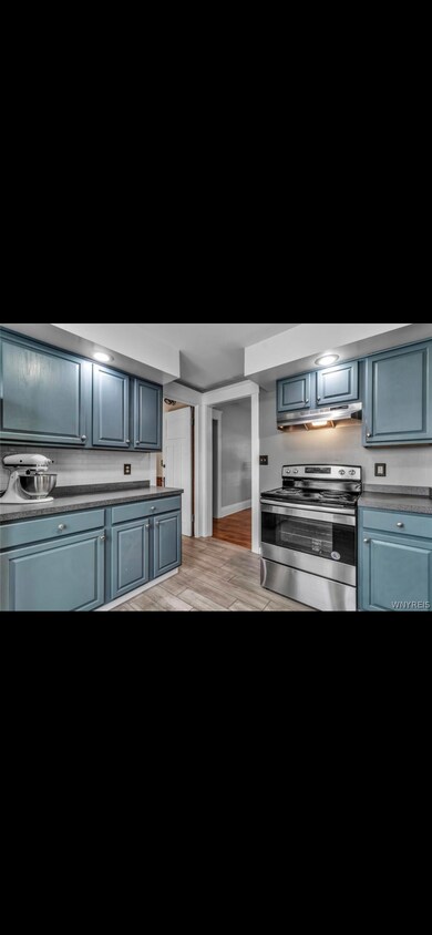 Primary Photo - 622 Parkside Ave
