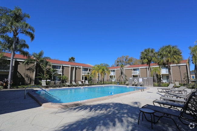 Building Photo - The Easton Apartments