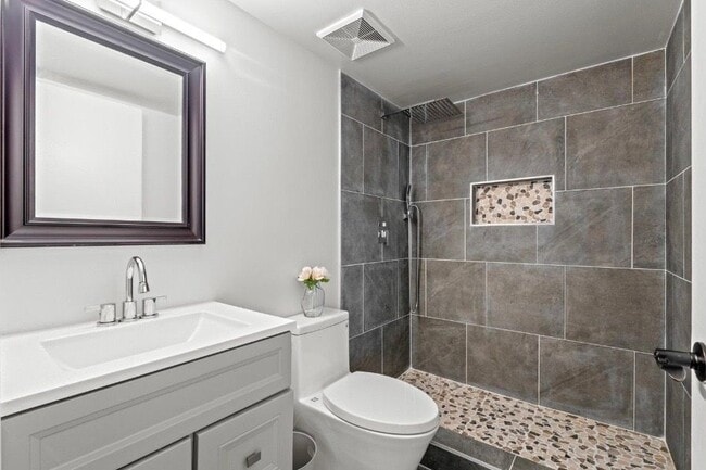Building Photo - 3715 Village Dr