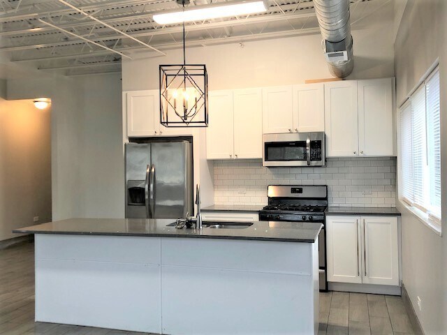Foto del edificio - 460 Coventry Ln