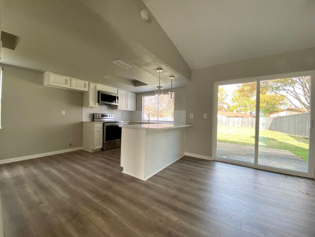Foto del edificio - 2617 Charter Oak Dr