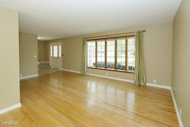 Foto del edificio - 2820 Tattersall Rd