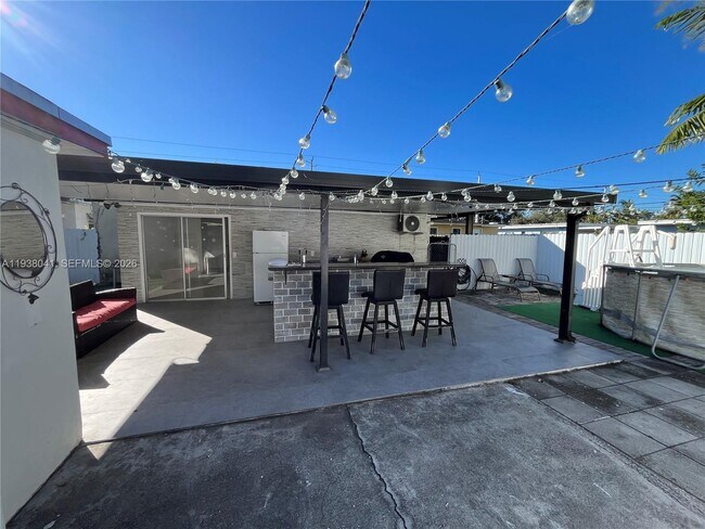 Foto del edificio - 5803 Buchanan St