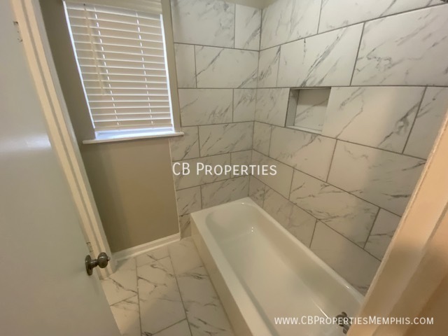 Building Photo - 8282 Fayette Cove
