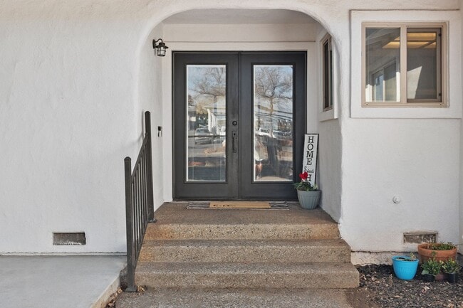 Building Photo - Updated North Chico 3BD/2BA with Solar & Covered Patio