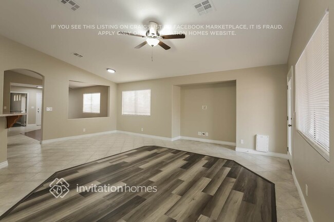 Foto del edificio - 5826 Springmist St