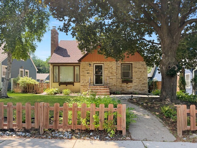 Foto del edificio - 287 N Washburn Ave