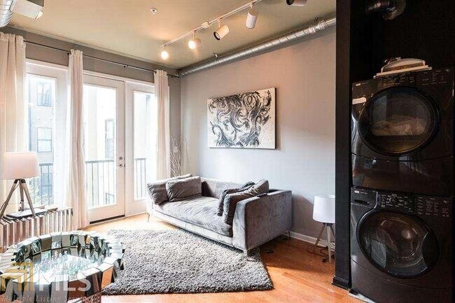 Foto del edificio - 5300 Peachtree Rd