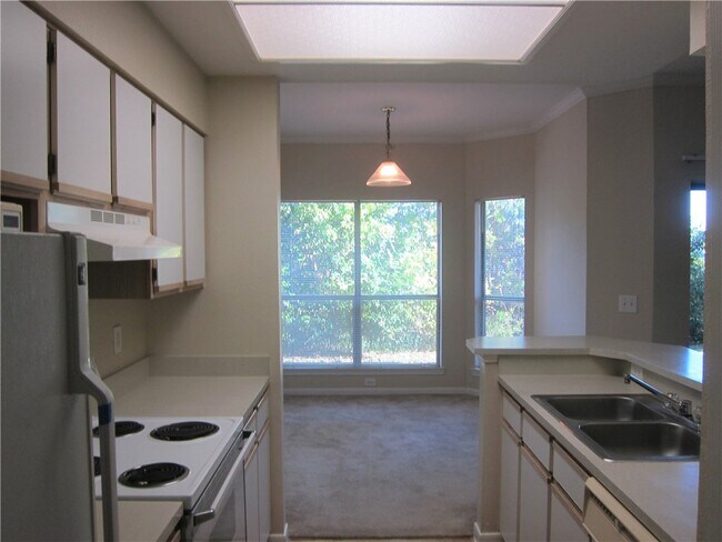 Building Photo - 6000-12 Shepherd Mountain Cove