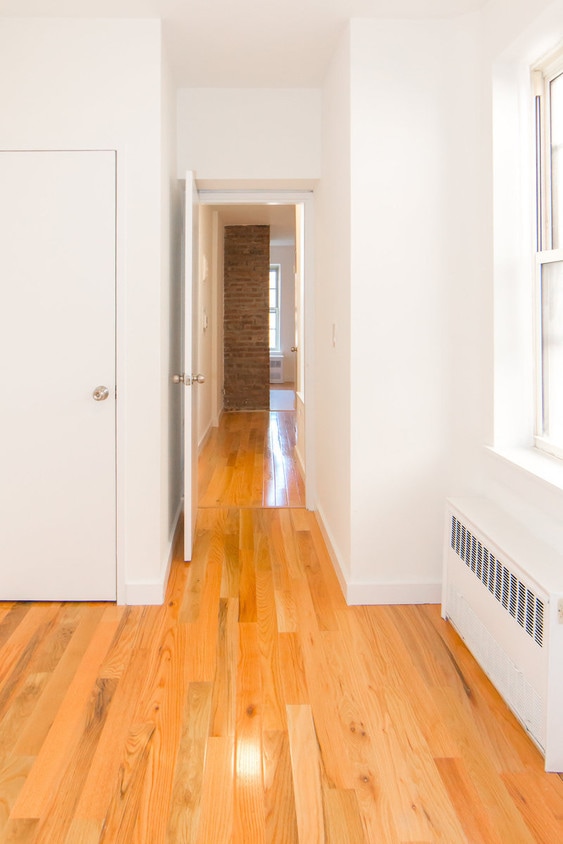 Primary Photo - 260 E 21st St