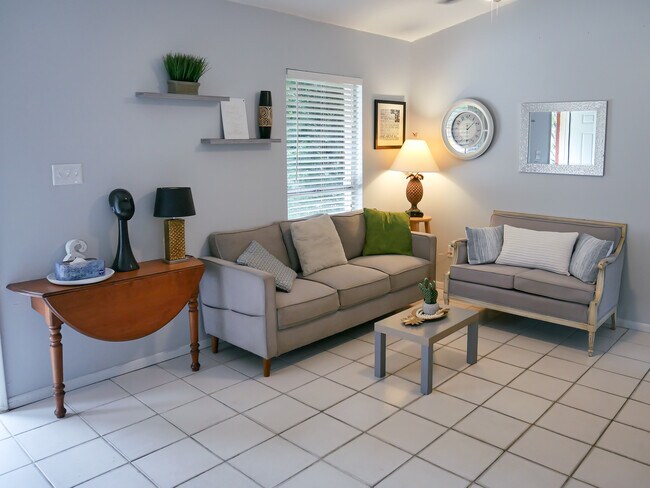 Foto del edificio - 1453 Hendren Dr