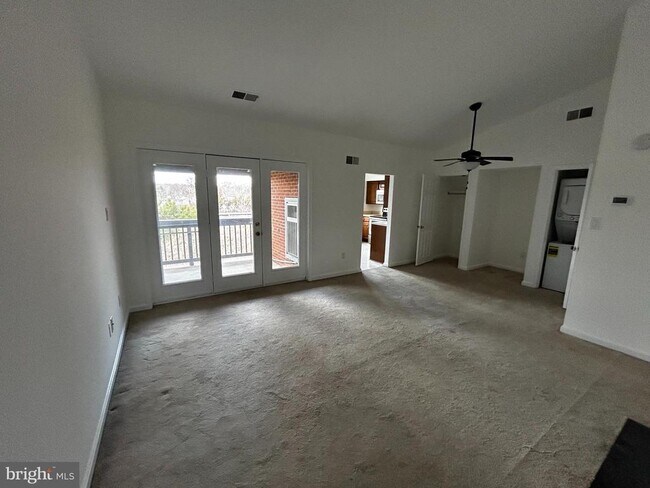 Foto del edificio - 549 Colecroft Ct